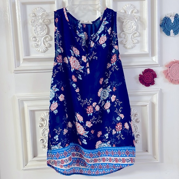 Ladies, Navy & Pink Floral Sleeveless Vented Tunic Blouse || US Medium - Picture 3 of 14